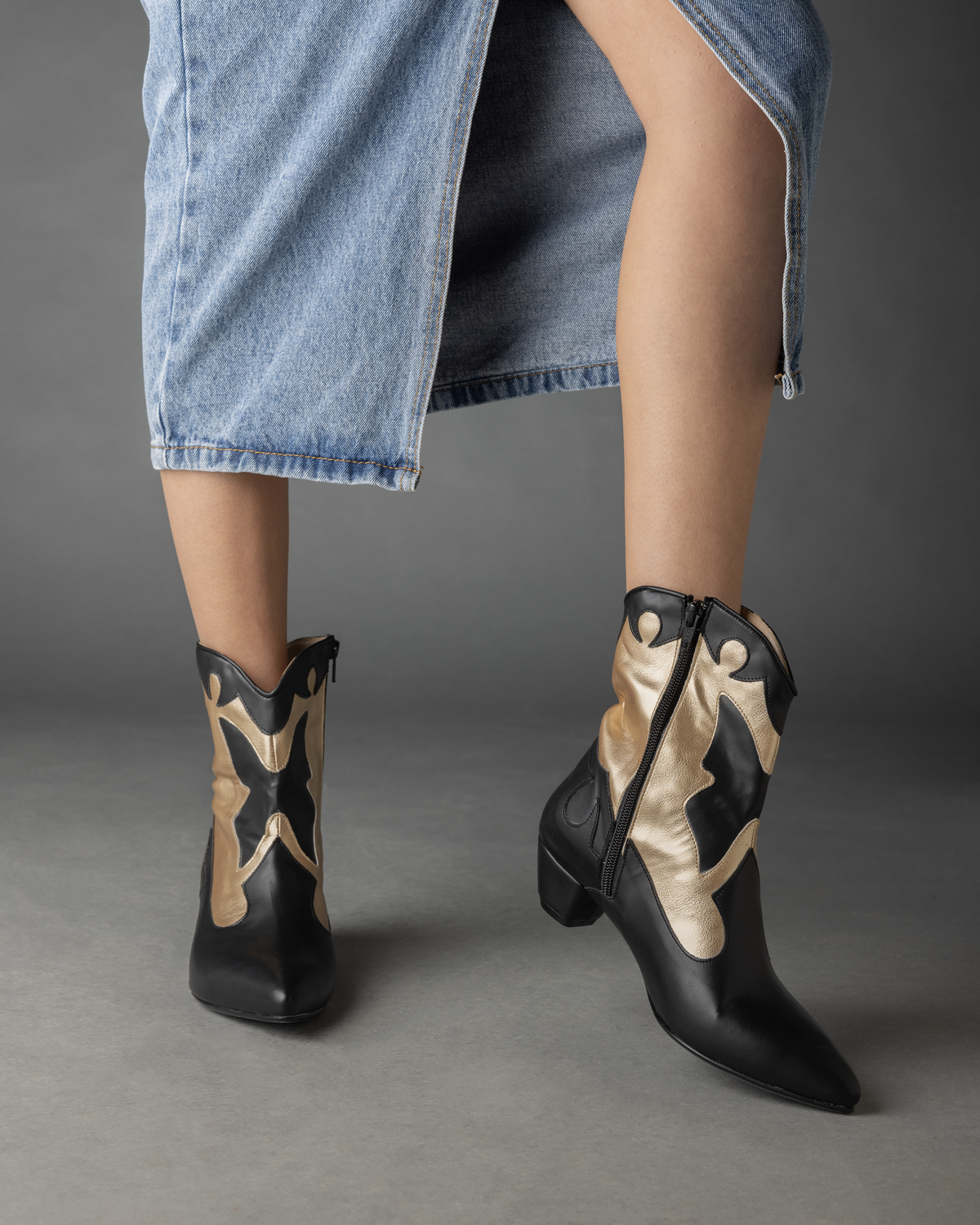 Mariposa Cowgirl Boots - Black x Gold