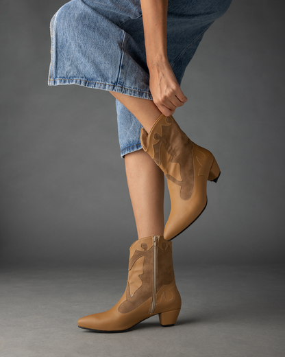 Mariposa Cowgirl Boots - Camel