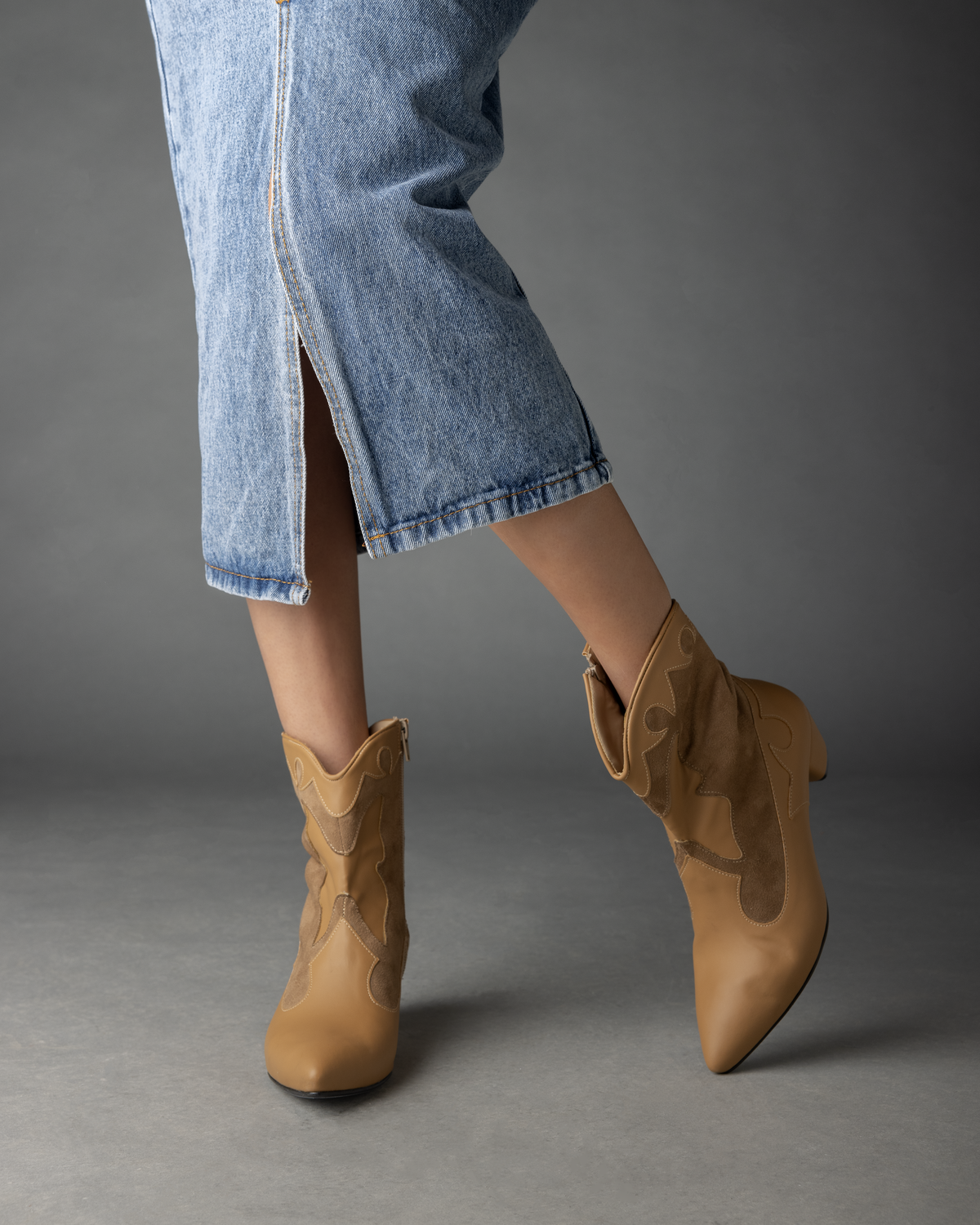 Mariposa Cowgirl Boots - Camel