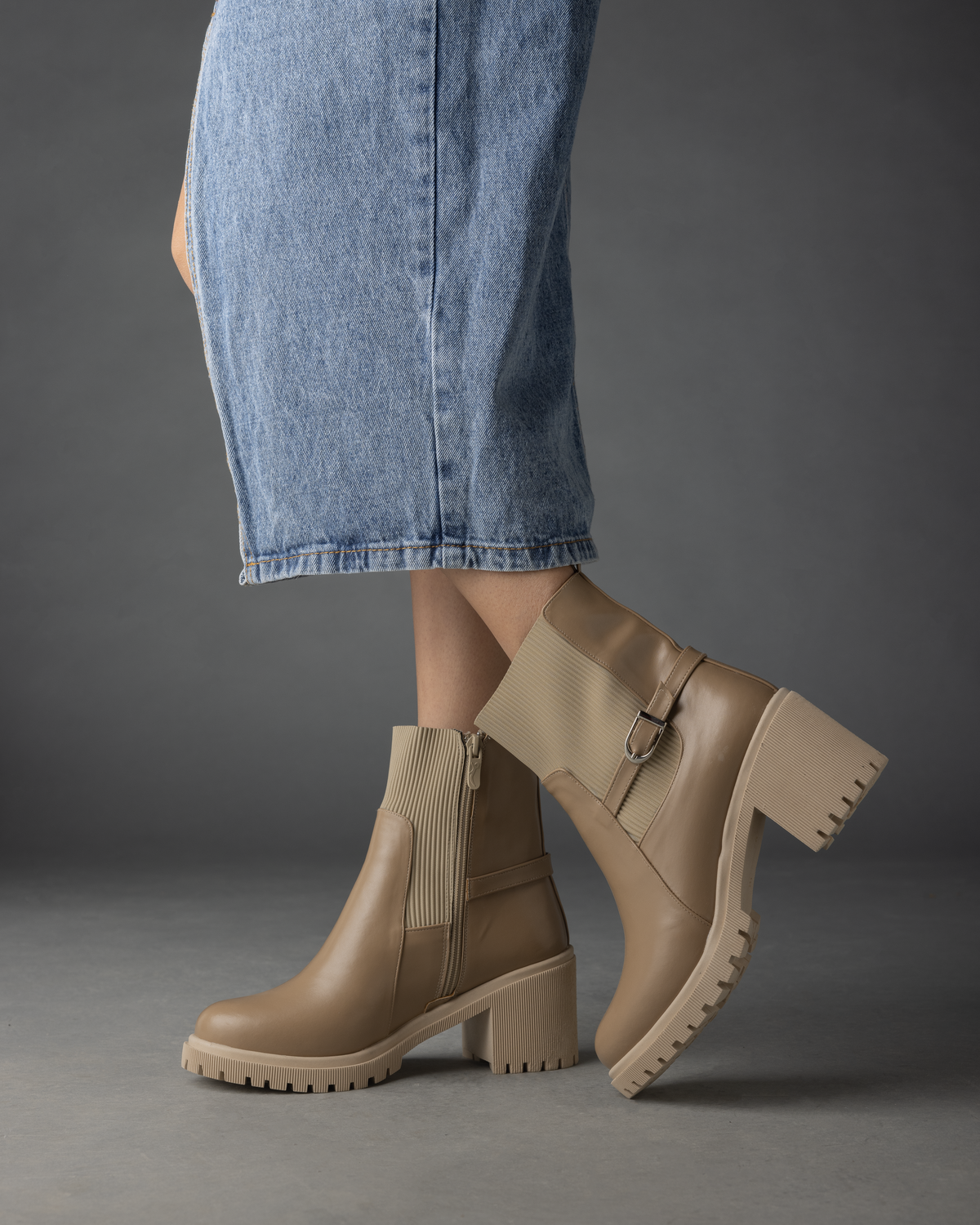 Claude Boots in Beige