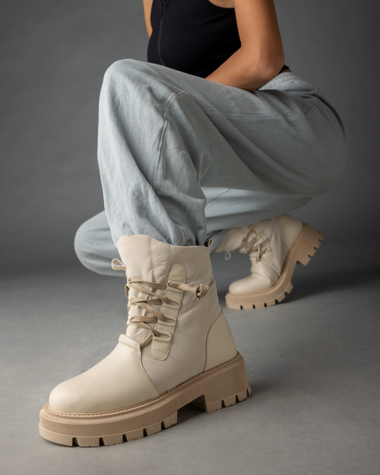 Puffer Boots in Beige