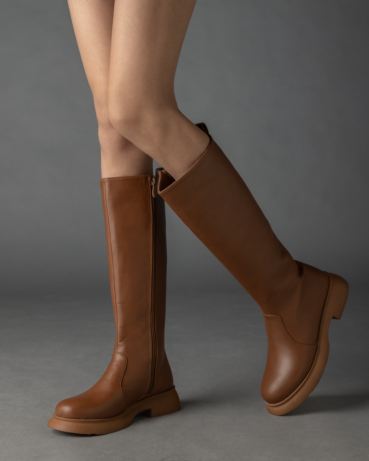 The classic boot with detachable crystal band in Camel